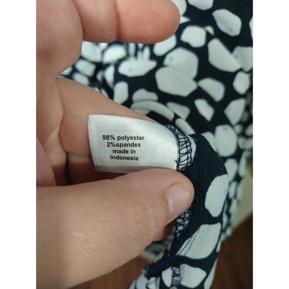 Lane Bryant Woman 18 Blouse Black White Blue V Neck Button Front Office Wear - Picture 9 of 11